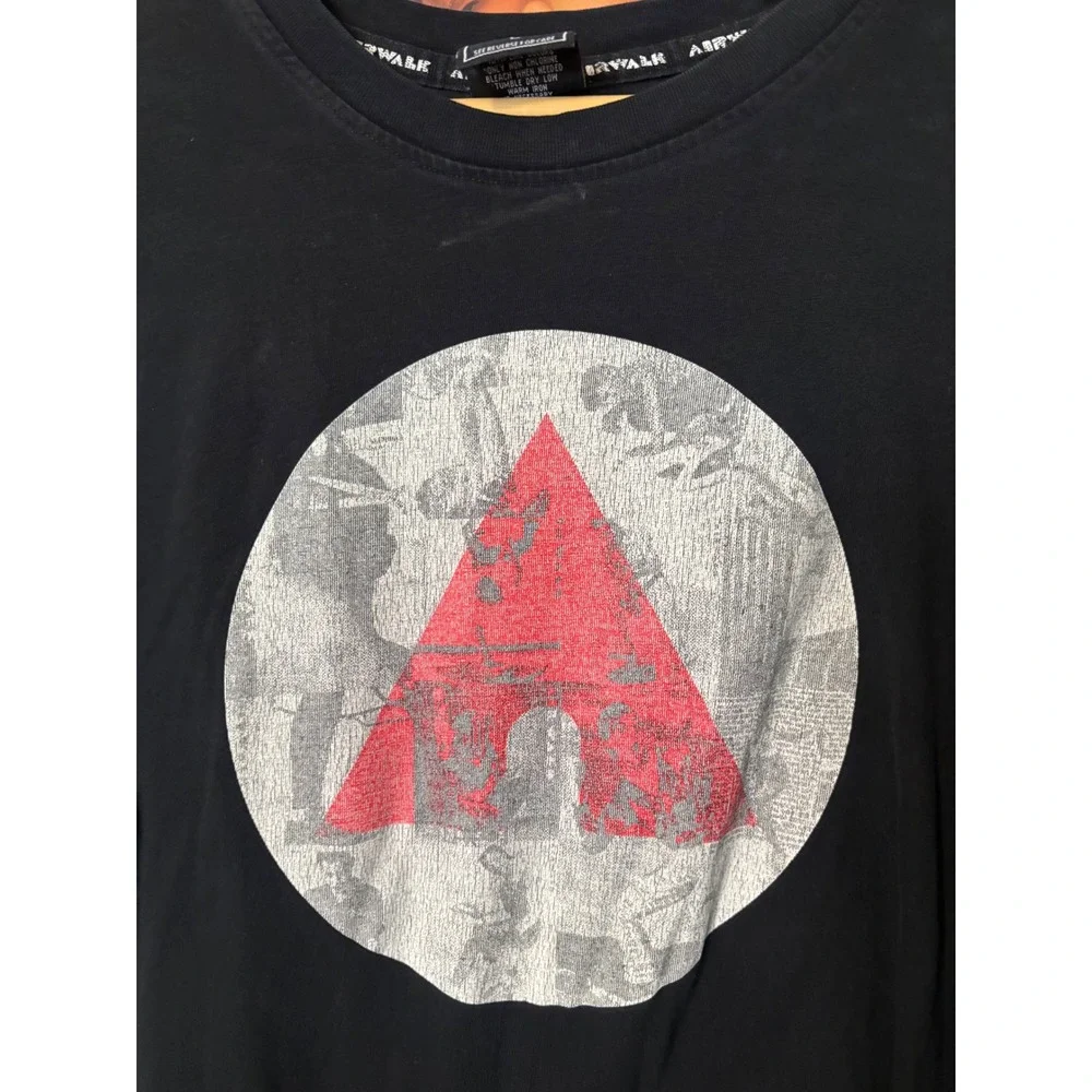 Airwalk Mens Graphic T-Shirt Black Red Triangle Logo Skate Crewneck Large - Picture 3 of 7